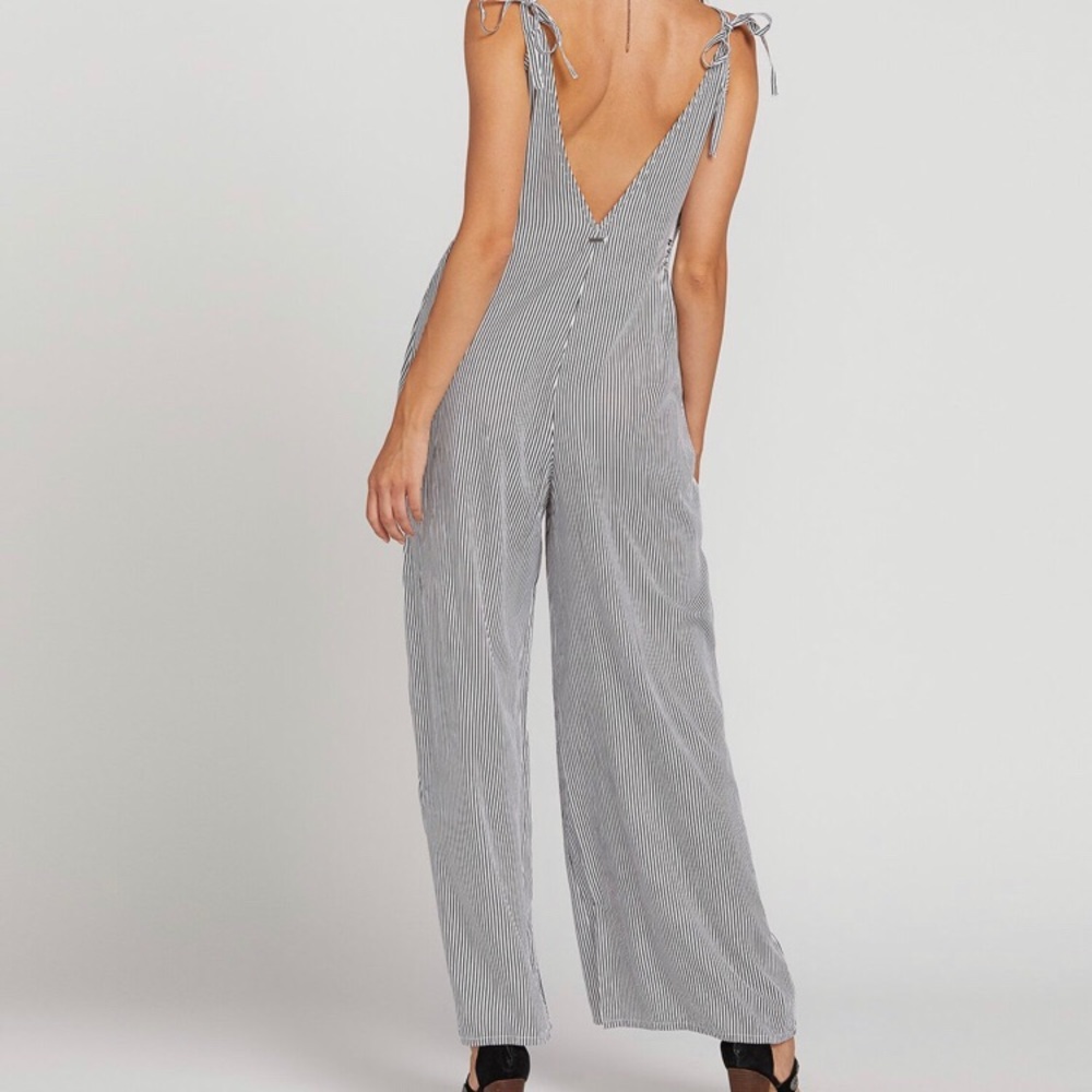 Volcom Romper - Picture 3 of 8